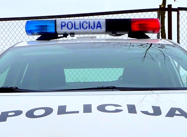 svyturelis_policijos_auto