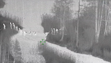 Pasieniečiai sraigtasparniu išbaidė 15 migrantų iš Baltarusijos